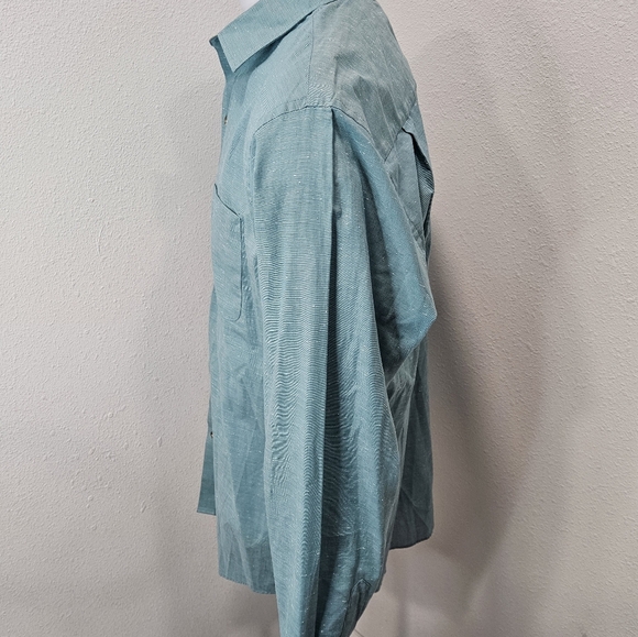 Van Heusen men's button-down longsleeve large - Picture 3 of 6